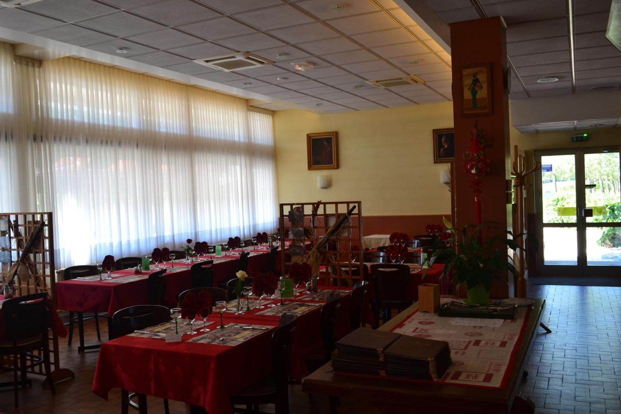 Hotel Restaurant Niemerich Pulversheim Esterno foto